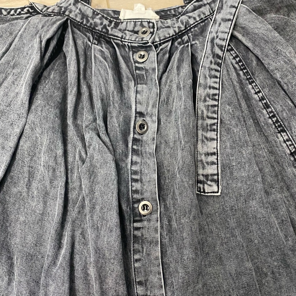 Easel Button-Front Flowy Denim Dress – Size Medium - Picture 3 of 12